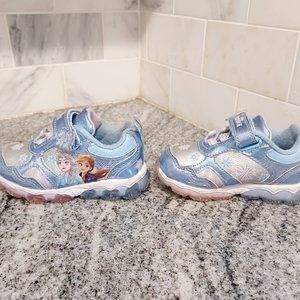 Frozen 2 light up baby shoes size 6